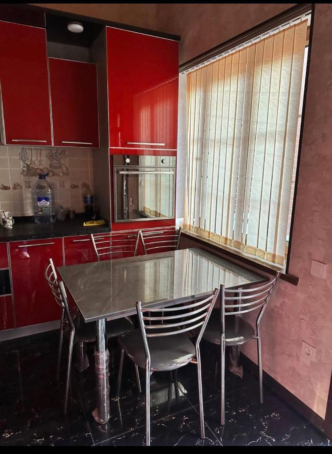 Palm Hostel Tashkent Ngoại thất bức ảnh